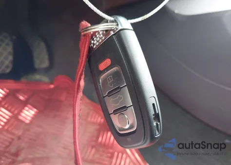 2011 Audi A4 2.0T Premium z USA, uszkodzony, nr VIN WAUBFAFLXBA100535